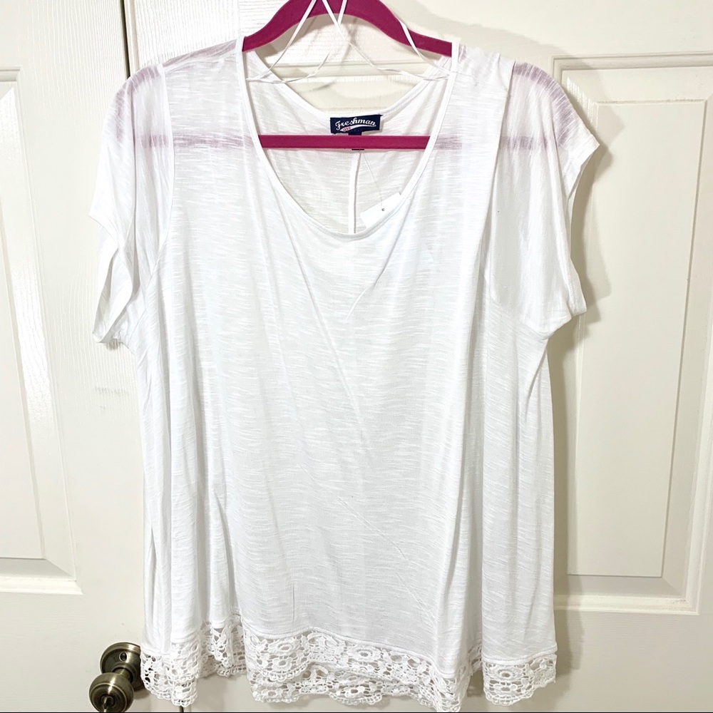 NWT XL FRESHMAN CROCHET EDGE T-SHIRT KOHLS
